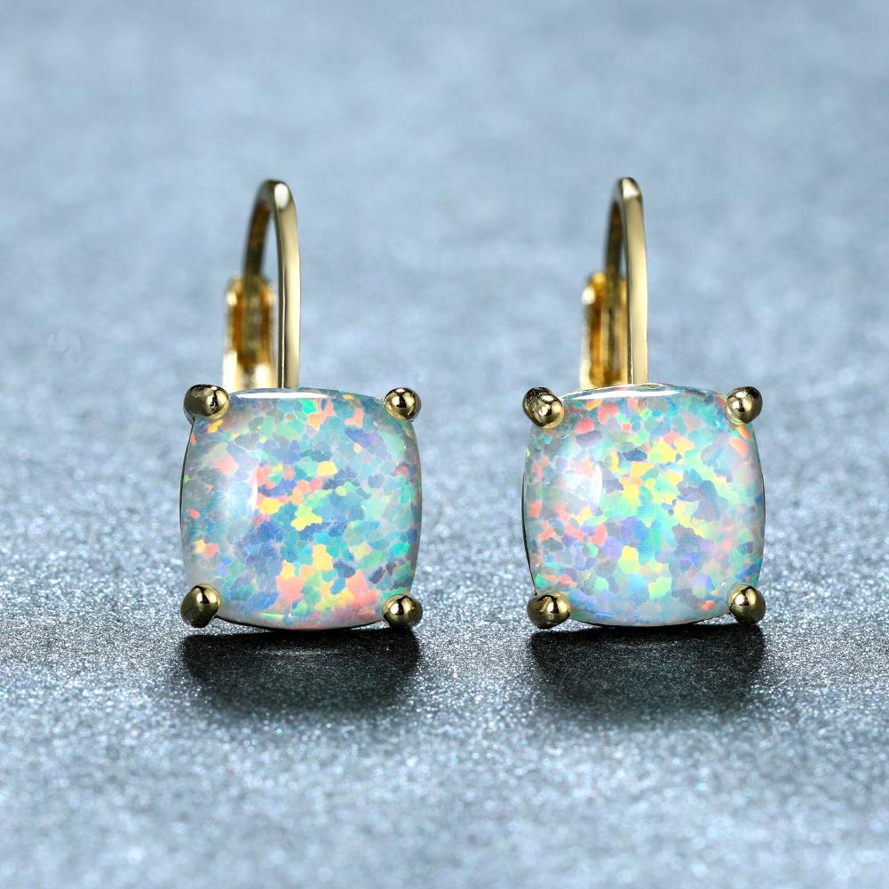 

Горячие продажи и популярные украшения в Европе и Америке Золотые квадратные серьги-клипсы Женские аксессуары