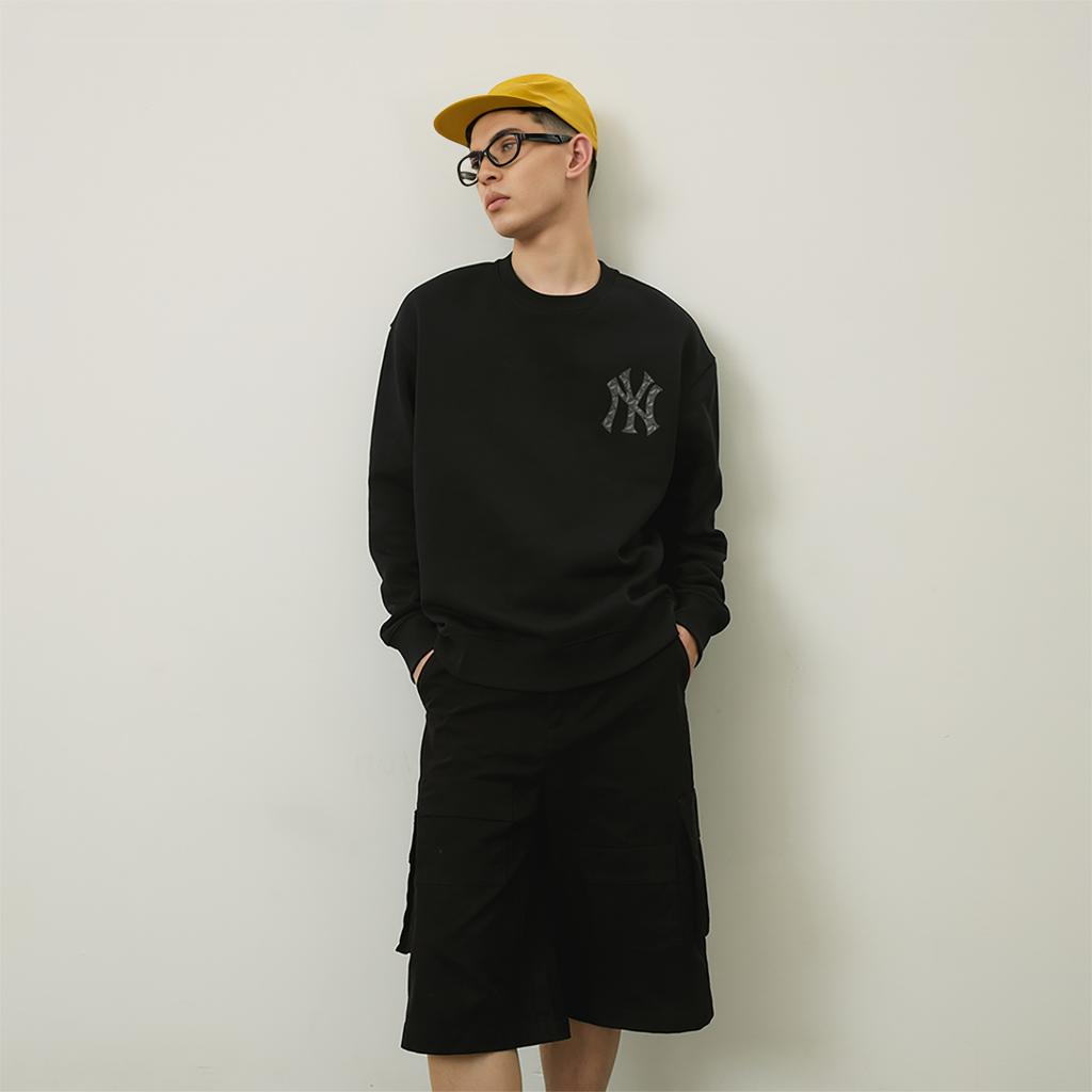 MLB Monogram Series New York Yankees FW24 Sports Casual Simple Pullover Solid Color Large Logo Crew Neck Fleece Long Sleeve Sweatshirt 3AMTM0946-50BKS