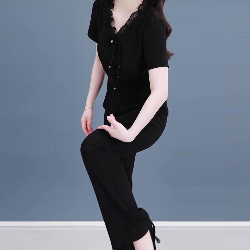 

Женский летний облегающий костюм-двойка в китайском стиле 2025: Топ с застежкой-лягушкой, с короткими рукавами и повседневные брюки 4XL (145-160 jin)