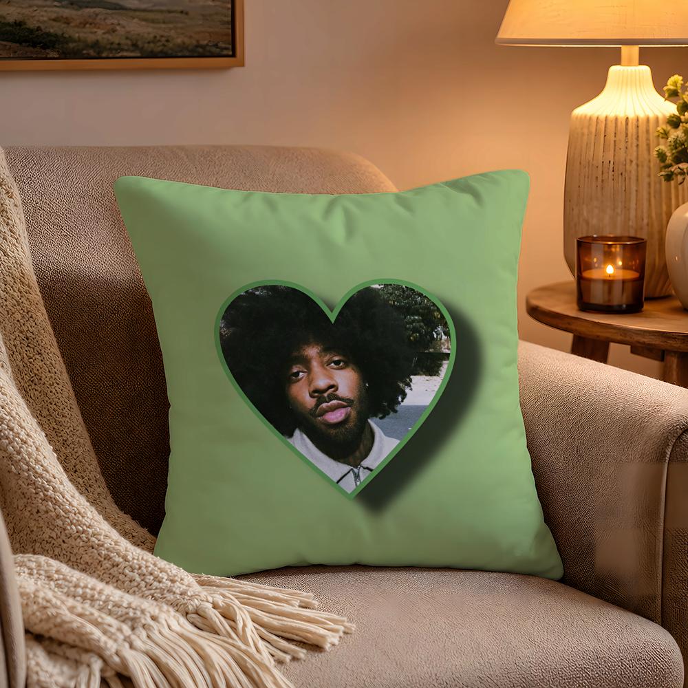 Entspannter RNB Sänger BBrent Faiyaz Kissenbezug Weiche Plüschkissenhülle Doppelseitiger Druck und Verdeckter Reißverschluss für Sofa Zuhause Auto Verwendung