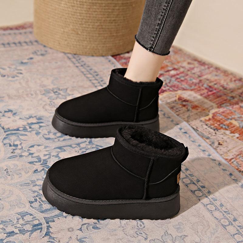 thick-soled snow boots women's winter velvet thickened Northeast cotton shoes 2025 new one-pedal and ankle bread cotton shoes