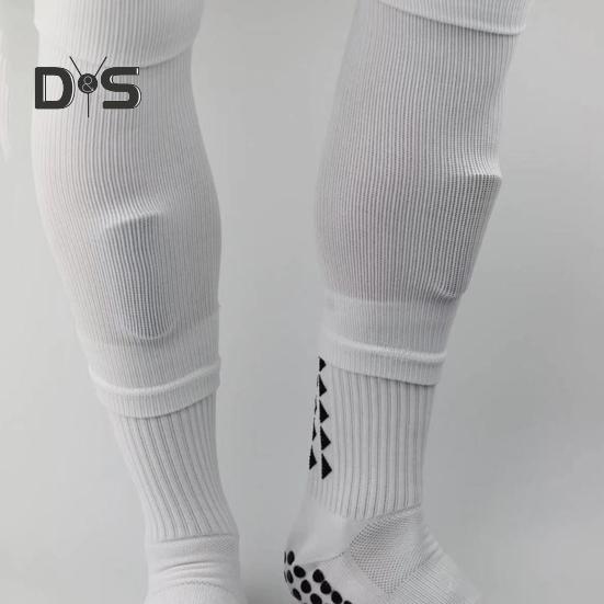 1 Pair Football Shin Pads Shock Absorption Mini Shin Guards Lightweight Protective Shin Guards for Soccer Training Games Gift for Football Enthusiasts