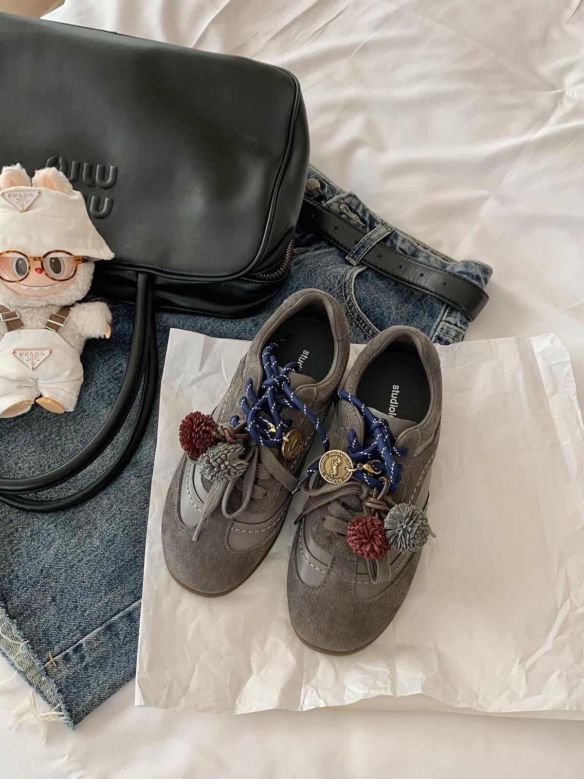 

Grape mother same style inner height increase fashionable contrasting color board shoes women s round head fashion casual moral training shoes women s 40 серый