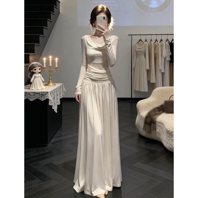 Französisches reines Verlangen Hohl-Aprikosen-Kleid Kinder Herbst und Winter Neujahrsrobe mit Taillenkleid