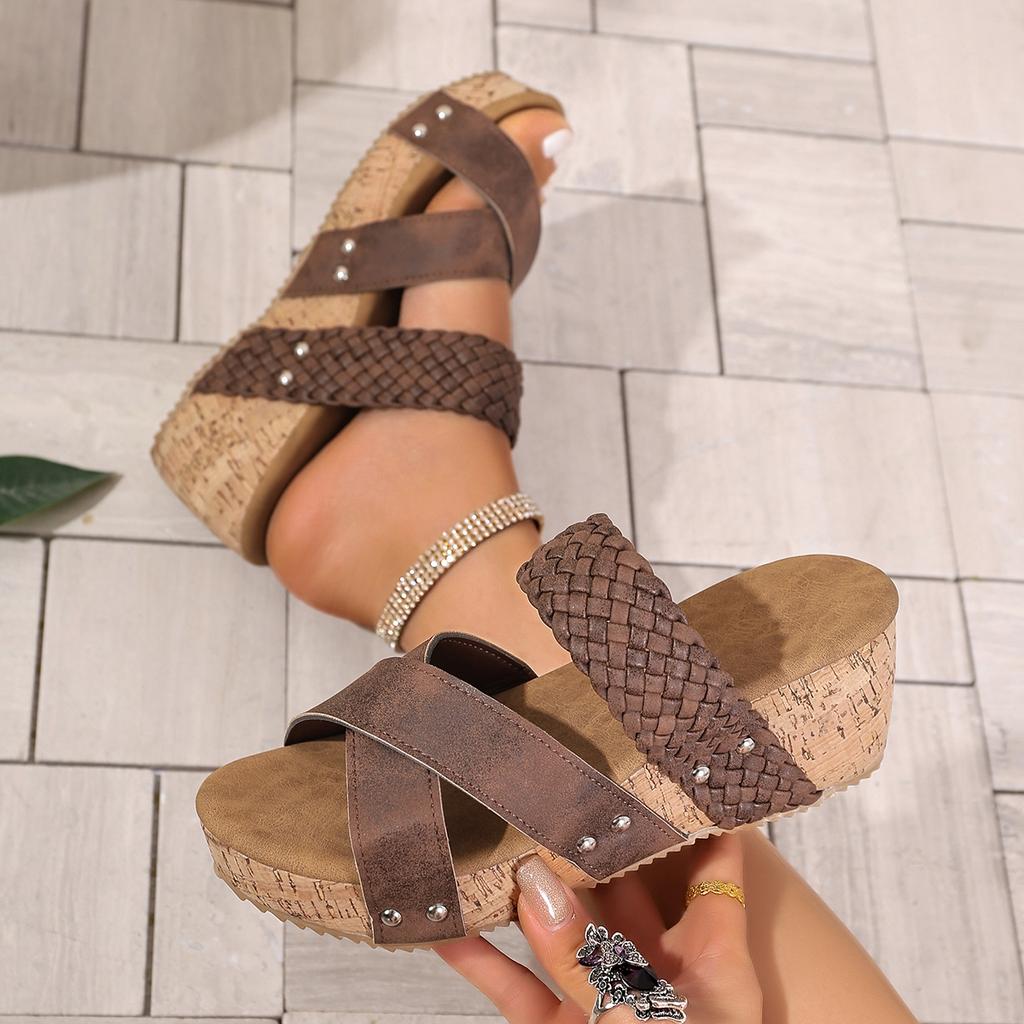 Fashion 2025 Women Thick Bottom Sandals Casual Cross Designer Slippers Rubber Sole Comfortable Sandals Fashionable Platform Shoes Women