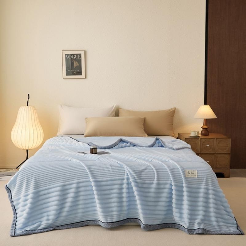 High-gram weight skin-friendly magic velvet glutinous velvet jacquard pull blanket blanket can be used in all seasons