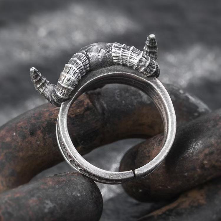 1 Retro Punk Skull Ram Head Ring - Unisex Hip-Hop Style with Motorcycle Elements, Adjustable Open Design, Skull Decorative Ring