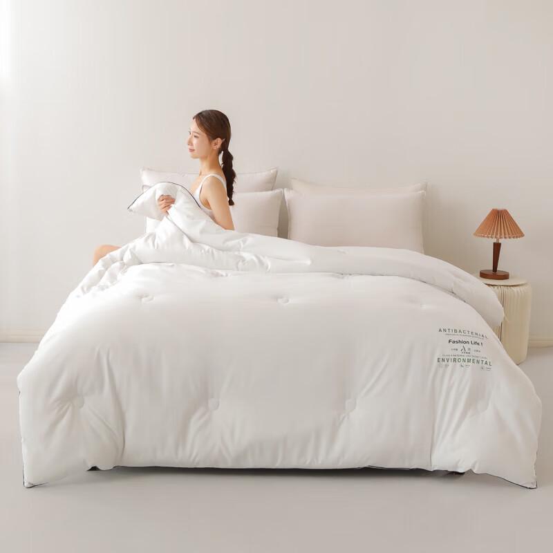 Moncaroni Silkworm Protein Antibacterial Lyocell Quilt