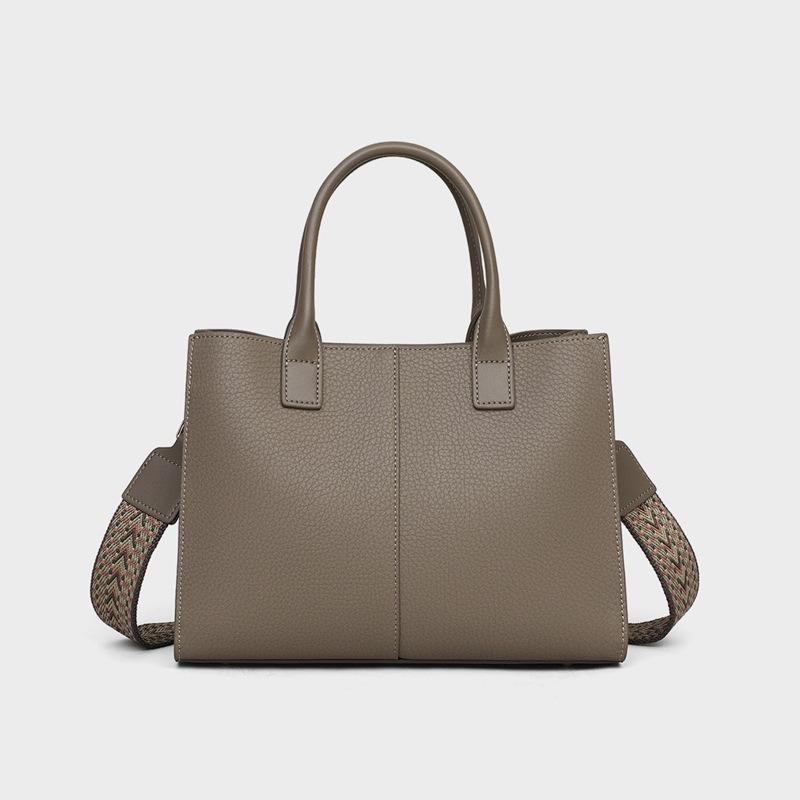 Bag women's new summer portable messenger bag high-end leather women's bag commuter bag shoulder bag luggage
