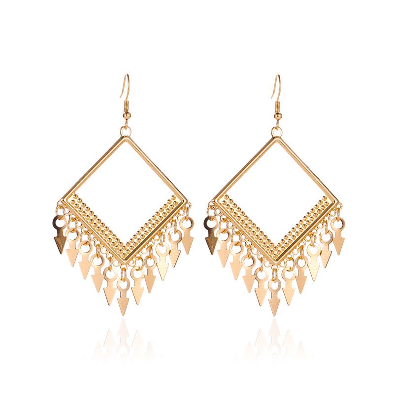Women's Simple Fashion Long Drop Water Leaf Fringe Earrings