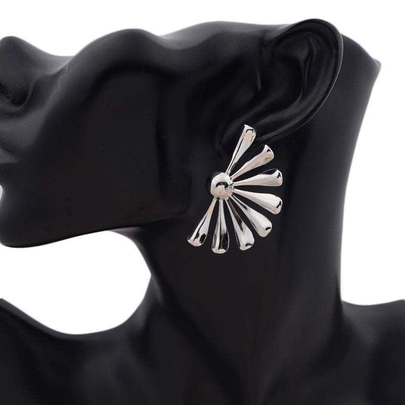 New European Exaggerated Dangle Earrings for Women Metal Geometric Statement Long Hanging Earrings Punk Personality Drop Earring