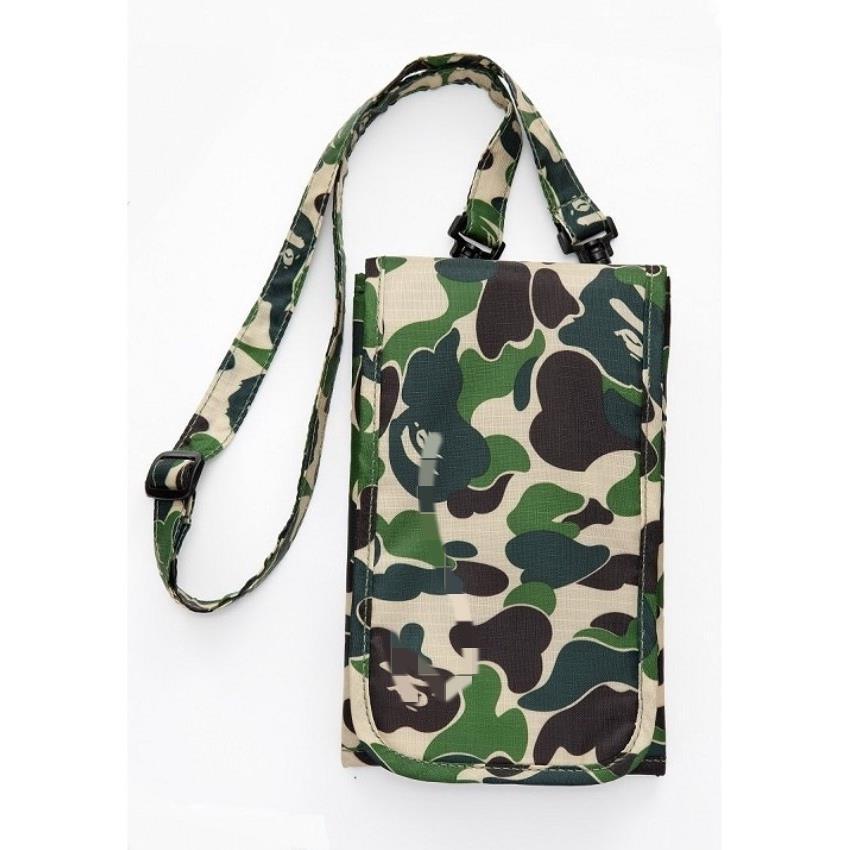 Japanische Magazin-Beilage: Ape Head Camouflage Wasserdichte Faltbare Schultertasche & Reisepasshalter