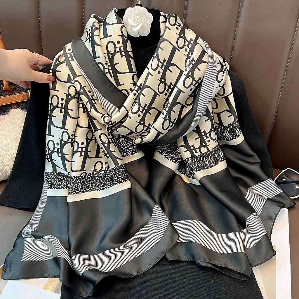 Nuovo alfabeto inglese moda pendolare sciarpa lunga personalizzata versatile temperamento sciarpa di seta scialle per aria condizionata fuori dalla stanza