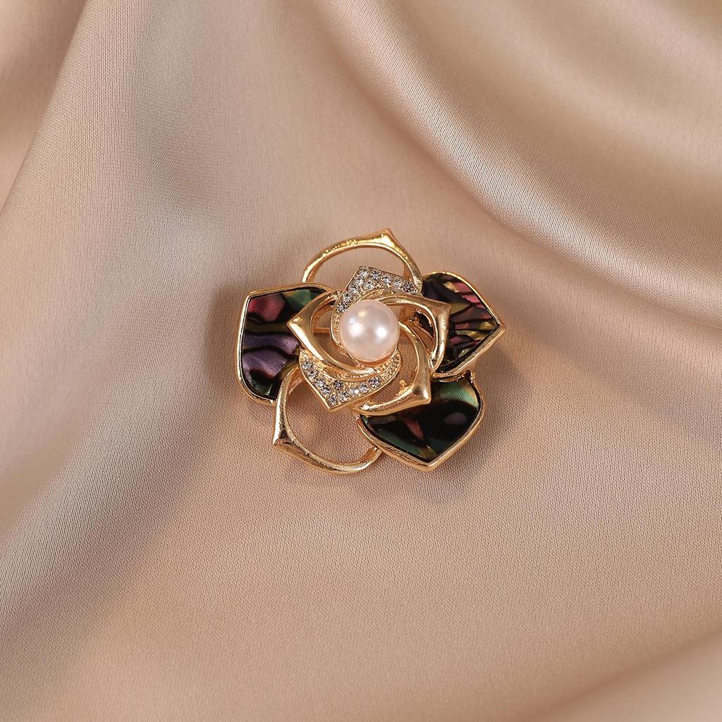 Ruyi Pipa Brooch: Elegant Classic Pearl Pin for Women’s Cheongsam