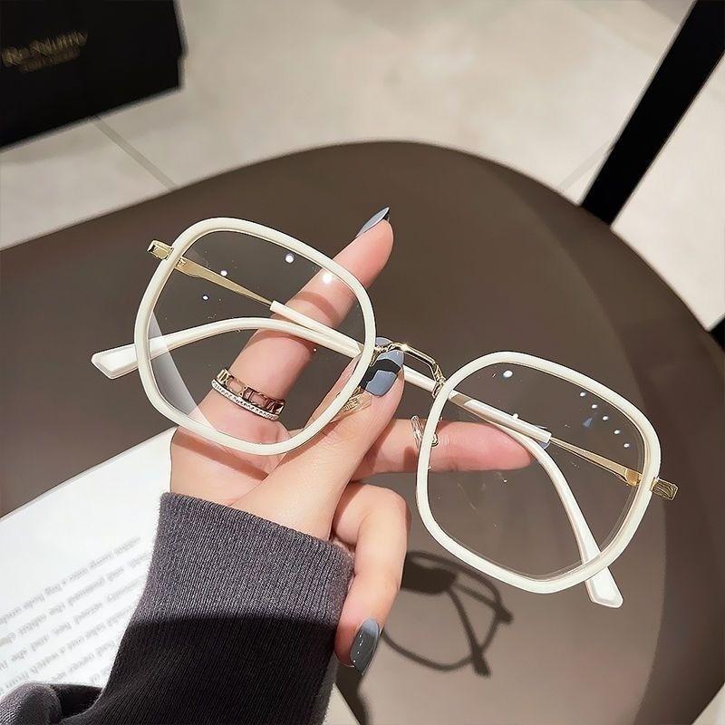 

1/3/5pcs Unisex Classic Square Glasses, Versatile Non-Prescription Frames for Daily & Street Wear бежевый