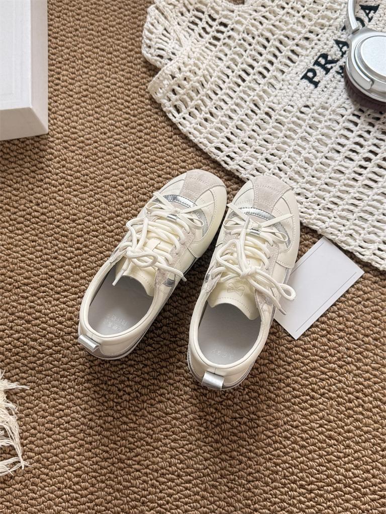 Silver Women's 2 Spring and Autumn New Versatile Lightweight Soft Sole Trend Casual Shoes Sports Little White Shoes