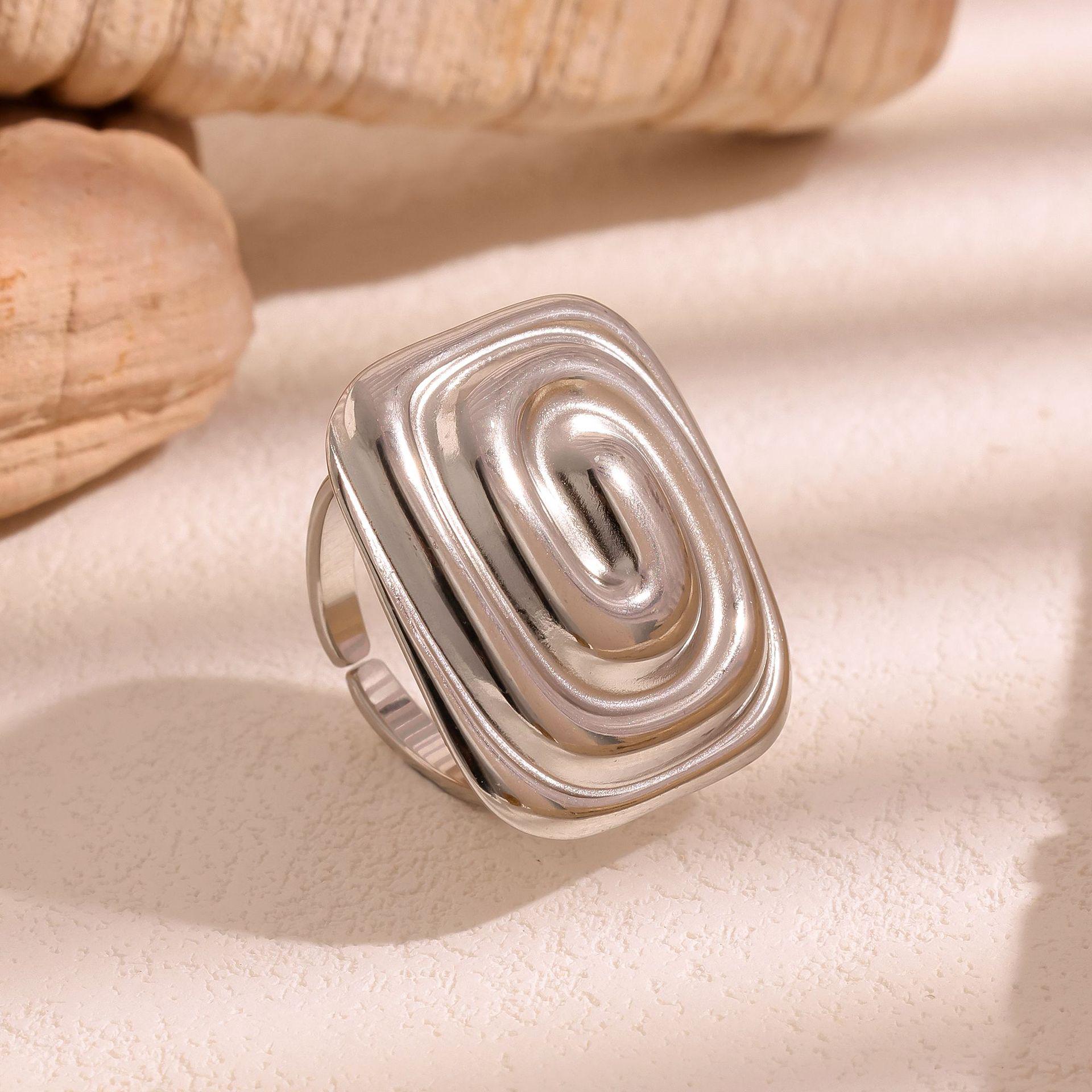 

Retro Geometric Irregular Stainless Steel Fade-Resistant Women s Index Ring Band серебряный