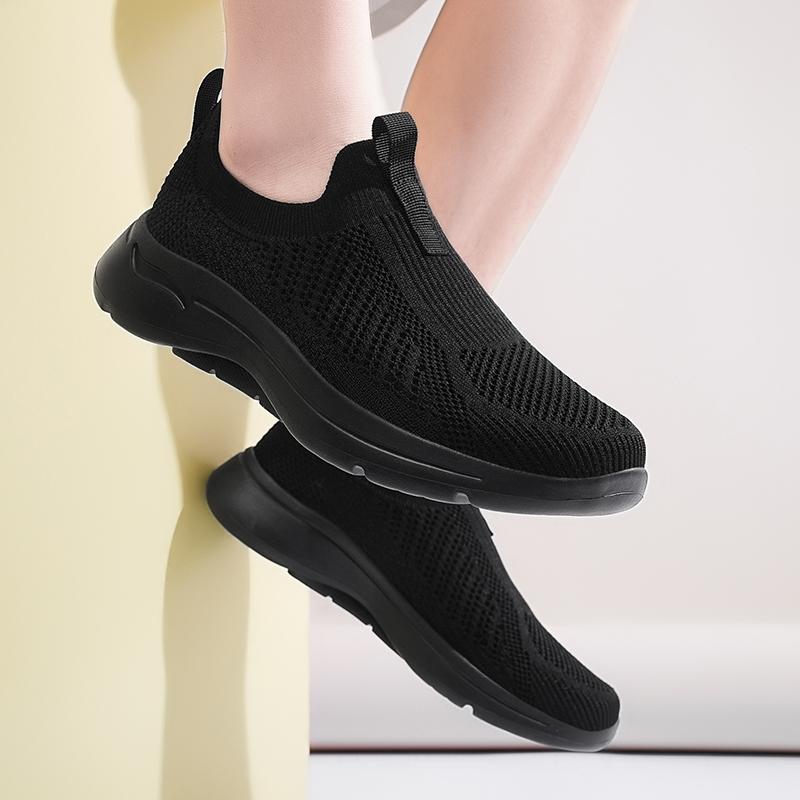 Sommer Superleichte Sportschuhe für Herren Strapazierfähige Slipper Herrenschuhe Atmungsaktive Lässige Herren Sneaker Neu