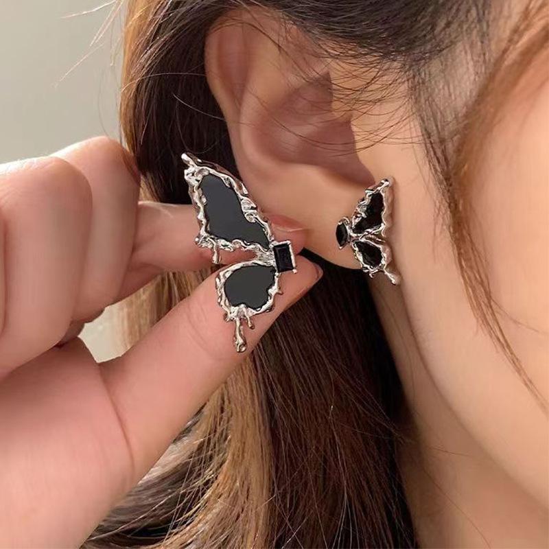 

Exaggerated Punk Asymmetric Black Butterfly Stud Earring for Women Temperament Wedding Cool Zircon Wholesale Brincos Girl Gift