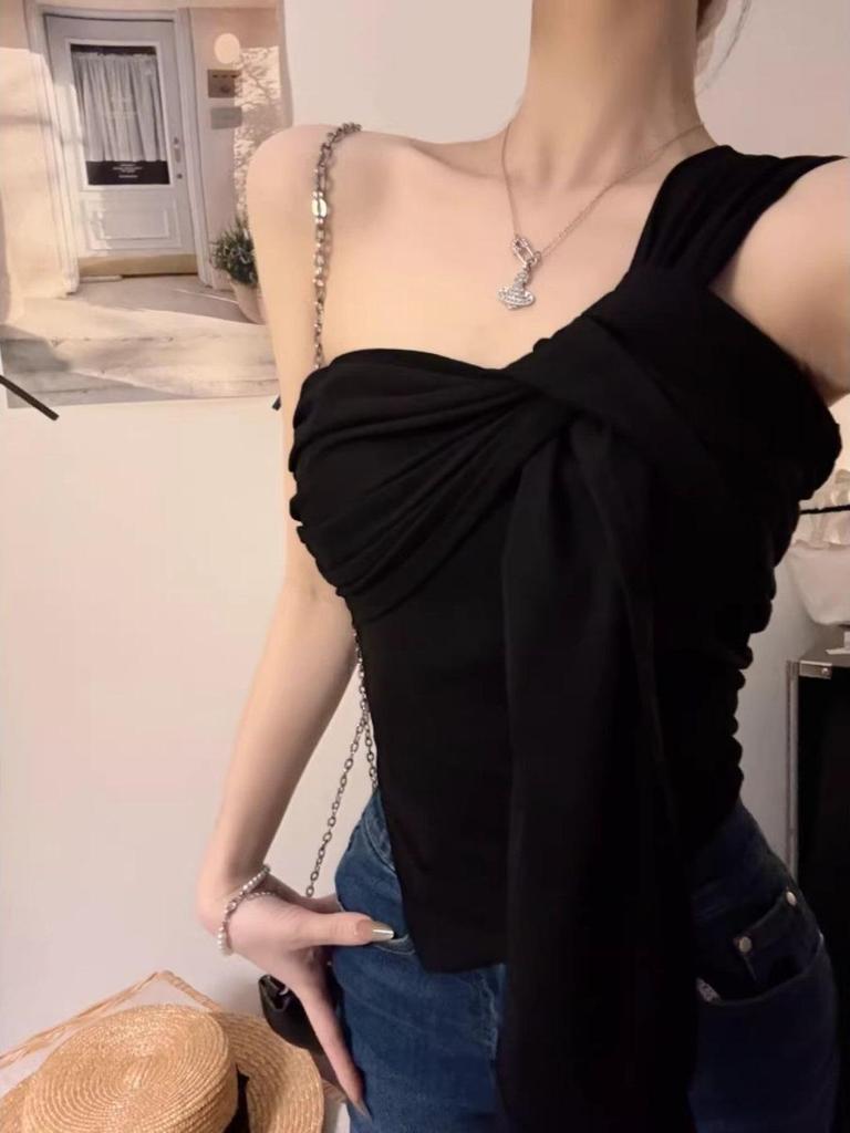 Irregular Black One-Shoulder Strap Tank Top - Sexy, Stylish Design for Women in Early Spring