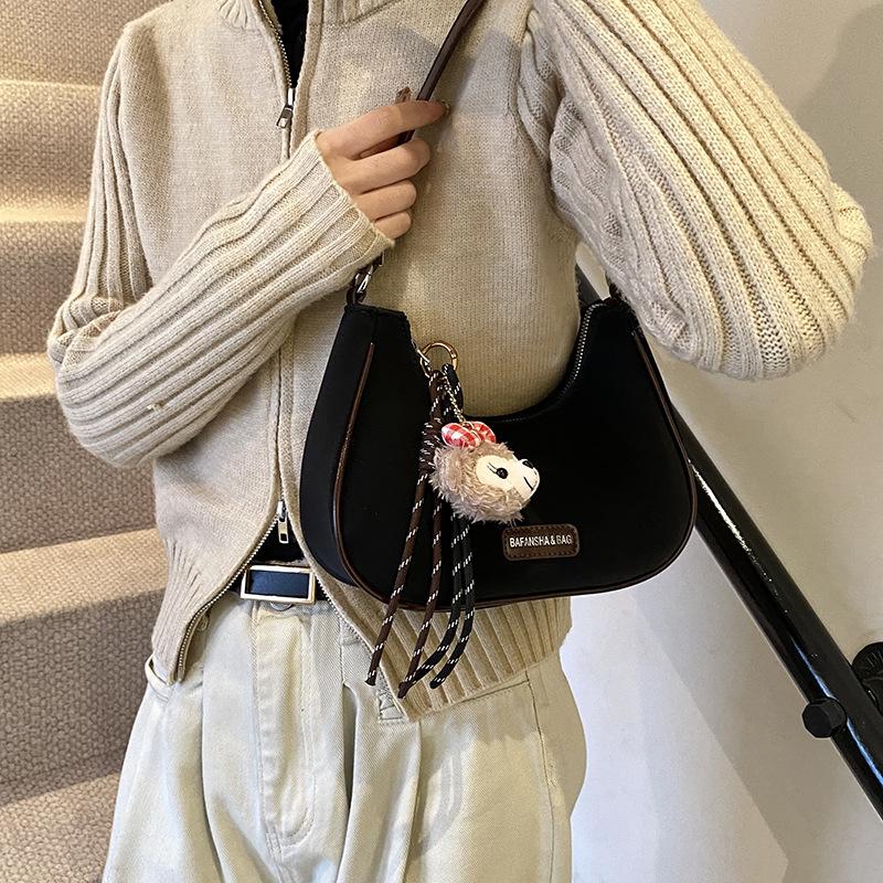 Niche design bag women's large capacity 2025 new autumn and winter retro shoulder underarm messenger bag commuter dumpling bag