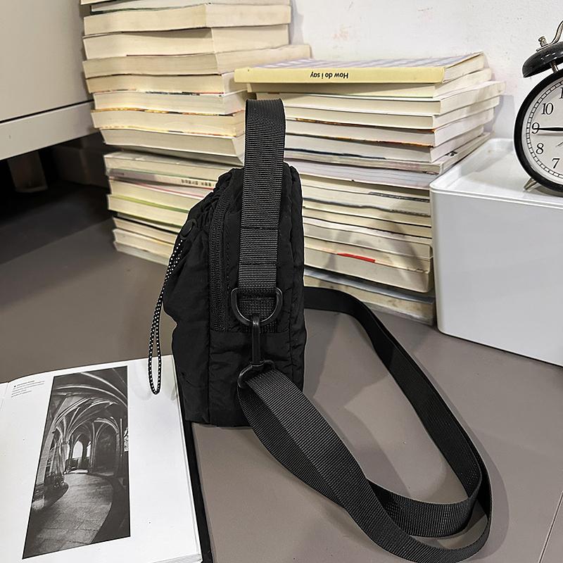 Sports Water Kettle Bag Unisex Lightweight Travel Crossbody Bag Outdoor Water-Repellent Cycling Mobile Phone Bag