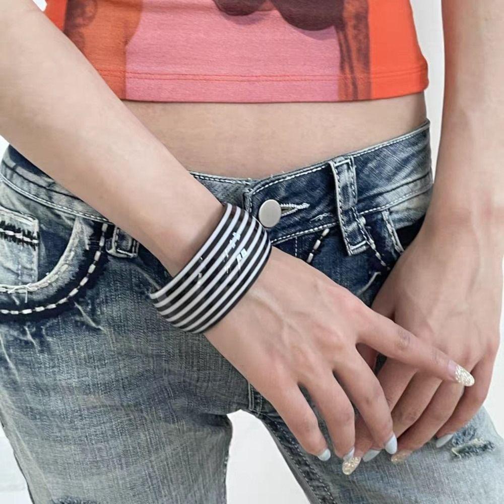 Schwarz-Weiß Kontrast Gestreifter Armreif Breiter Dicke Retro Manschettenarmreif Gestreiftes Armband Tägliches Tragen