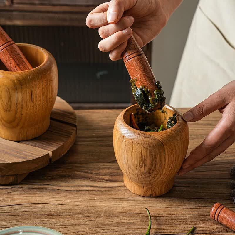 Mortier et pilon en bois massif
