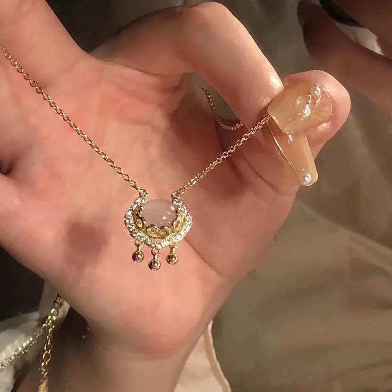 

Новое auspicious cloud lock necklace, безопасное и auspicious, высококлассный нишевый китайский дизайн, цепочка на ключицу для женщин с белым агатом