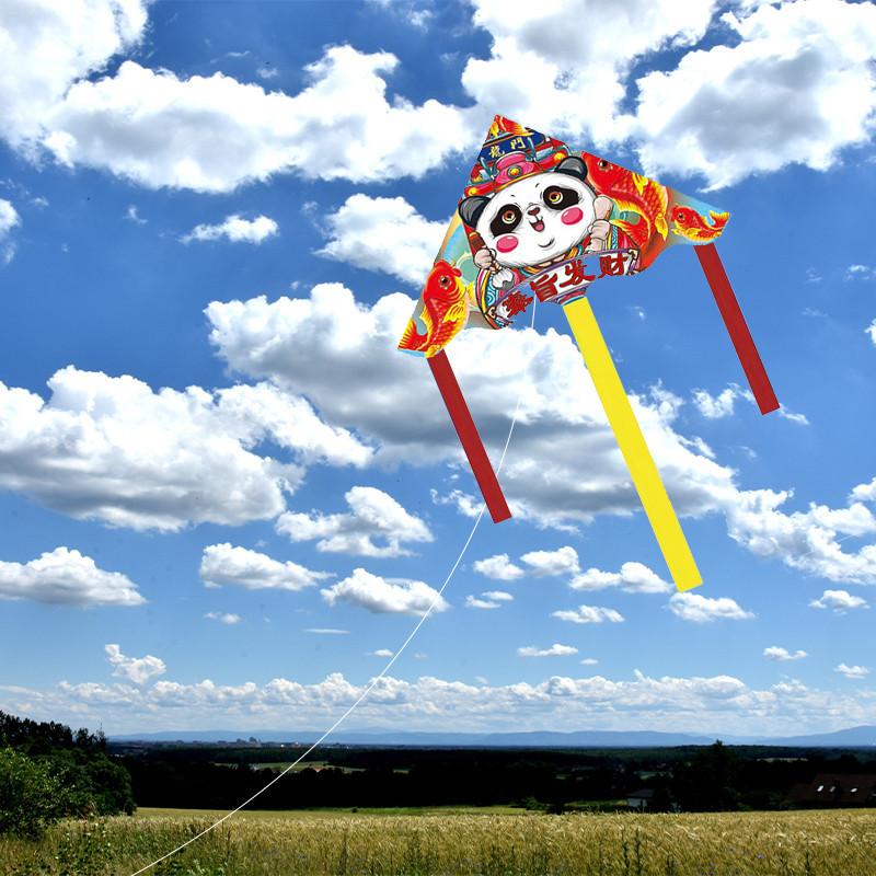 Nádherné strojově vyráběné draky s motivem pandy v různých velikostech, vhodné pro různé příležitosti