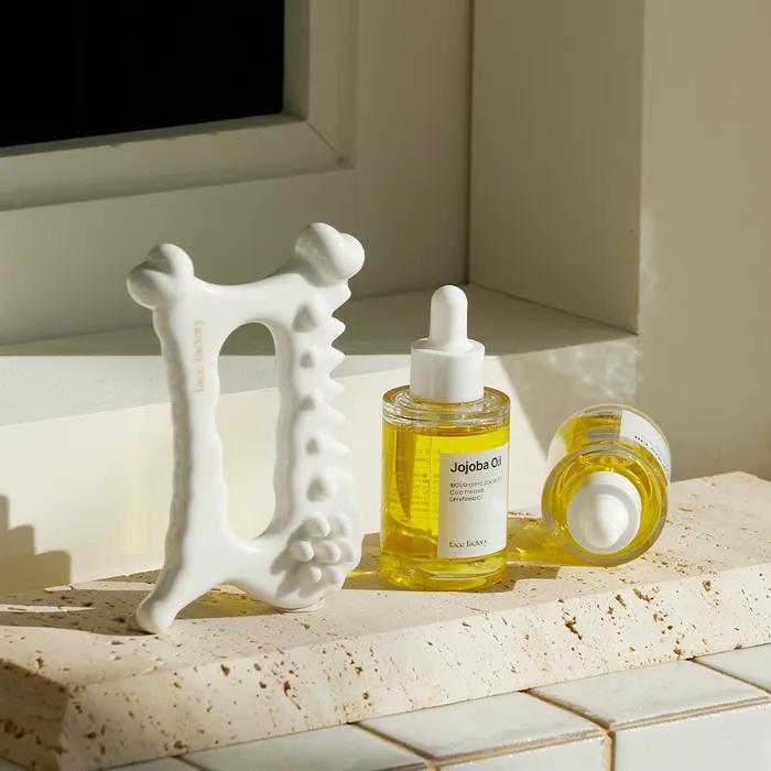 Ceramic Detox Guasha Massager + Jojoba Oil Gift Set