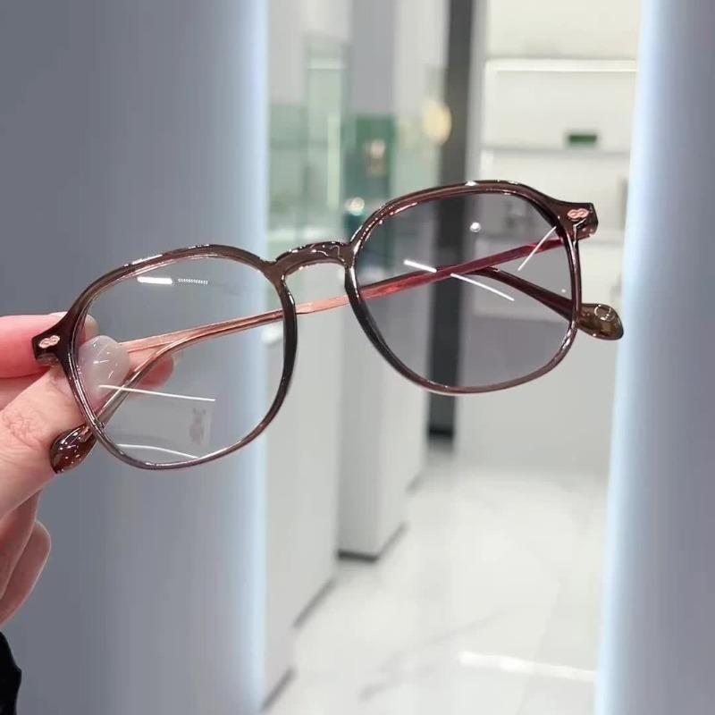 Women'S Fashion Glasses with Gradient Gray Lenses Stylish Oval Frame Comfortable for Daily Wear Perfect for Sunlight Protection