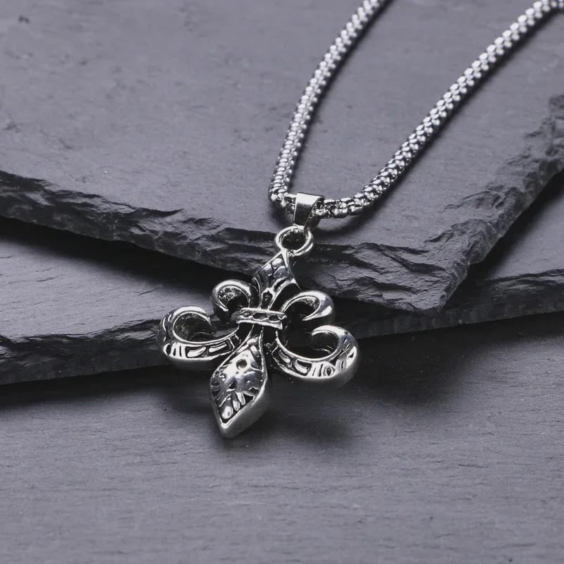 Retro Cross Necklace: Versatile Long Pendant for Men and Women – Sweater Chain and Hip-Hop Accessory