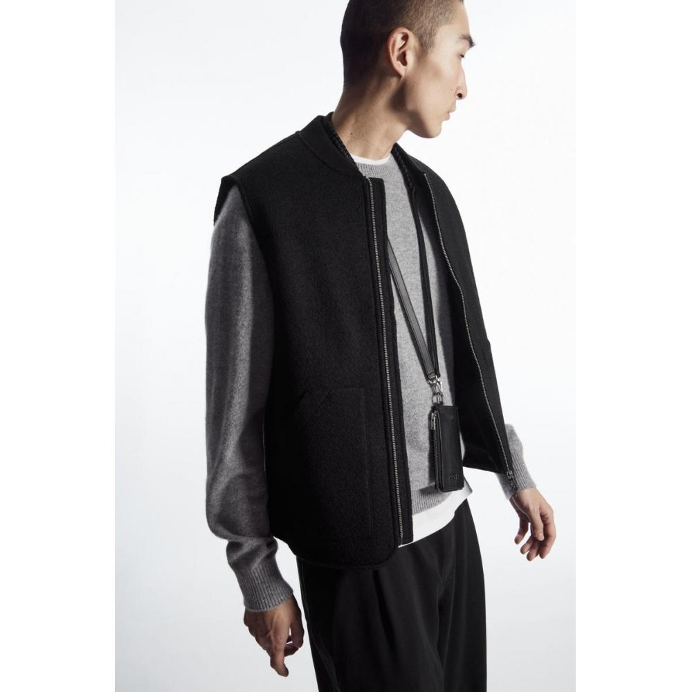 

Жилет COS Japan из вареной шерсти