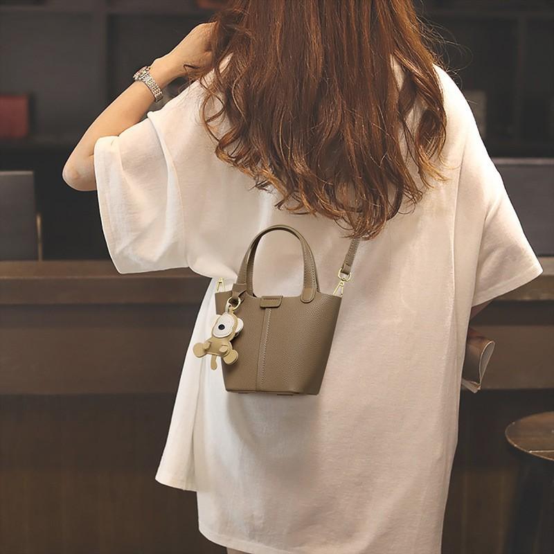 Niche Design Handbag Women Spring and Summer Trend Fashion Bucket Bag All Shoulder Bag Crossbody Bag
