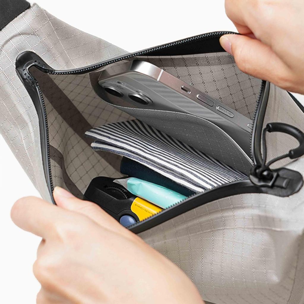 bitplay AquaSeal Waterproof Shoulder IPX7 Dry Bag Bag, Waterproof, (Cement Gray, 2.5L)