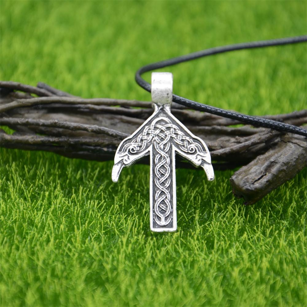 Viking Wolf Amulet Runen Rune Fehu Noorse Talisman Ketting voor Mannen met Ierse Knopen Gotische Sieraden