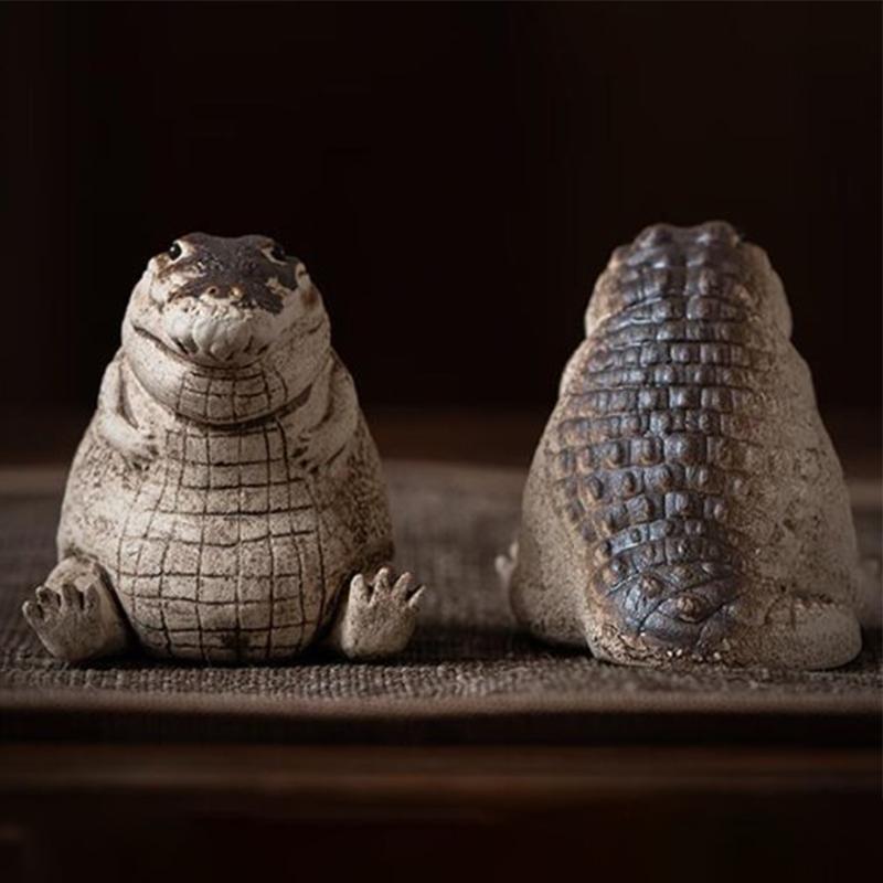 Urocza i piękna mała statuetka ogrodowa krokodyla Trwała figurka artystyczna na podwórko, do parków, kreatywna rzeźba zwierzęca, dekoracja domu