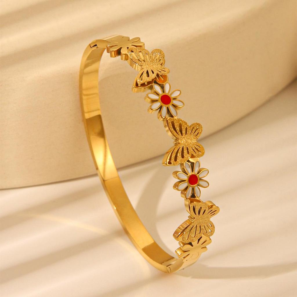 Gold-Plated Diamond Butterfly Floral Bracelet: Luxury Fashion Statement for Women