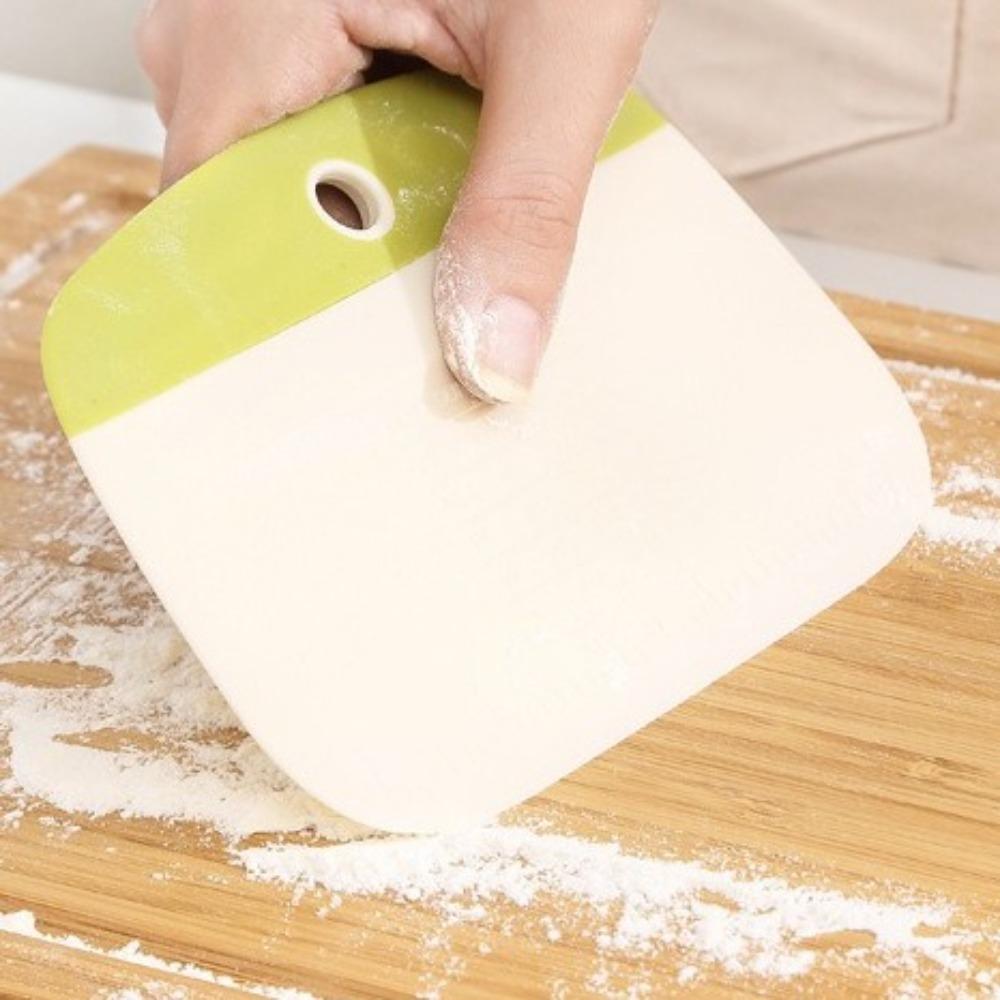 2PCS Plastic Dough Pastry Cutter with Measuring Scale Food Scrapers Baking Tools Bench Scraper Cake