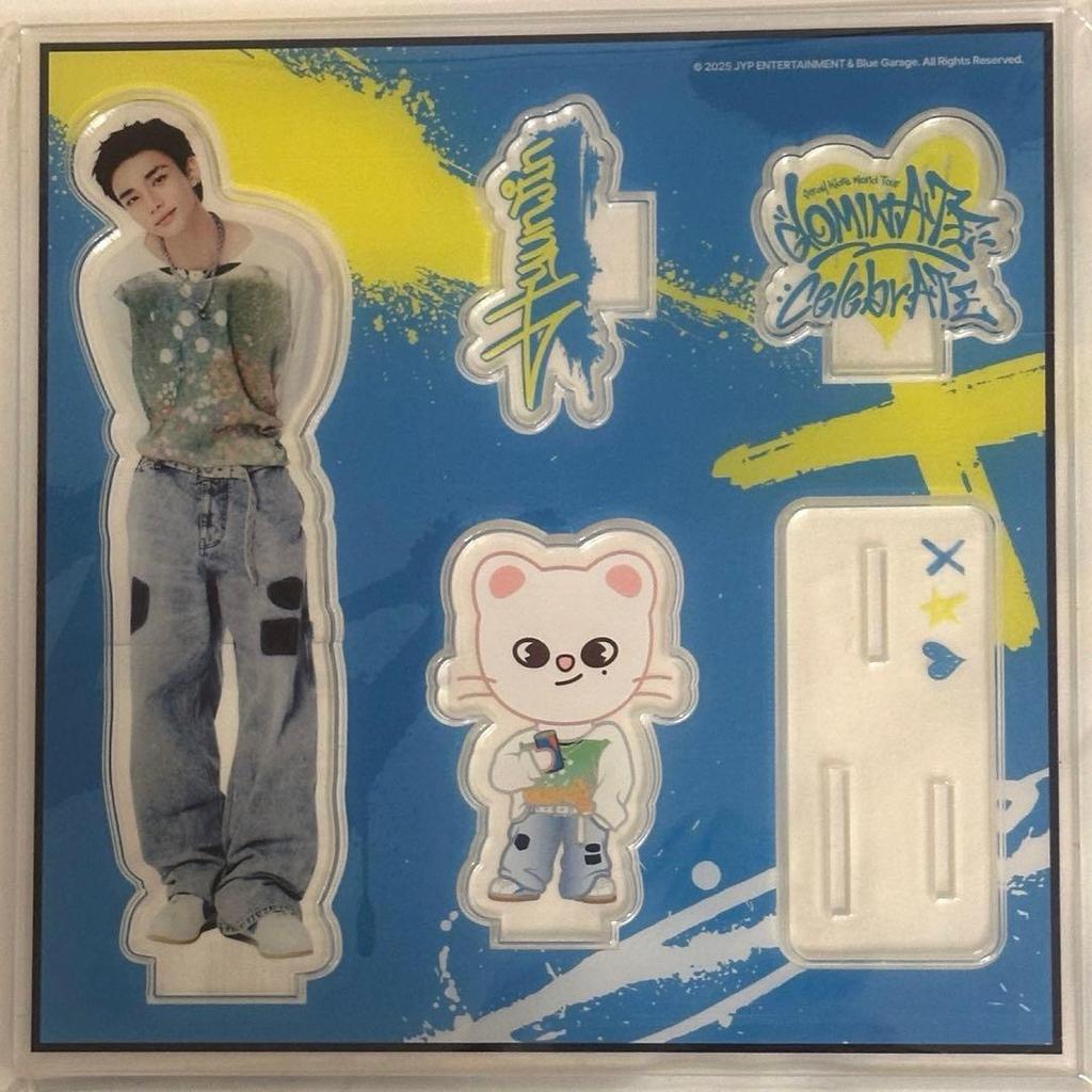 [USED] Stray Kids Pop-Up Dominate Acrylic Stand Hyunjin Acrylic Stand