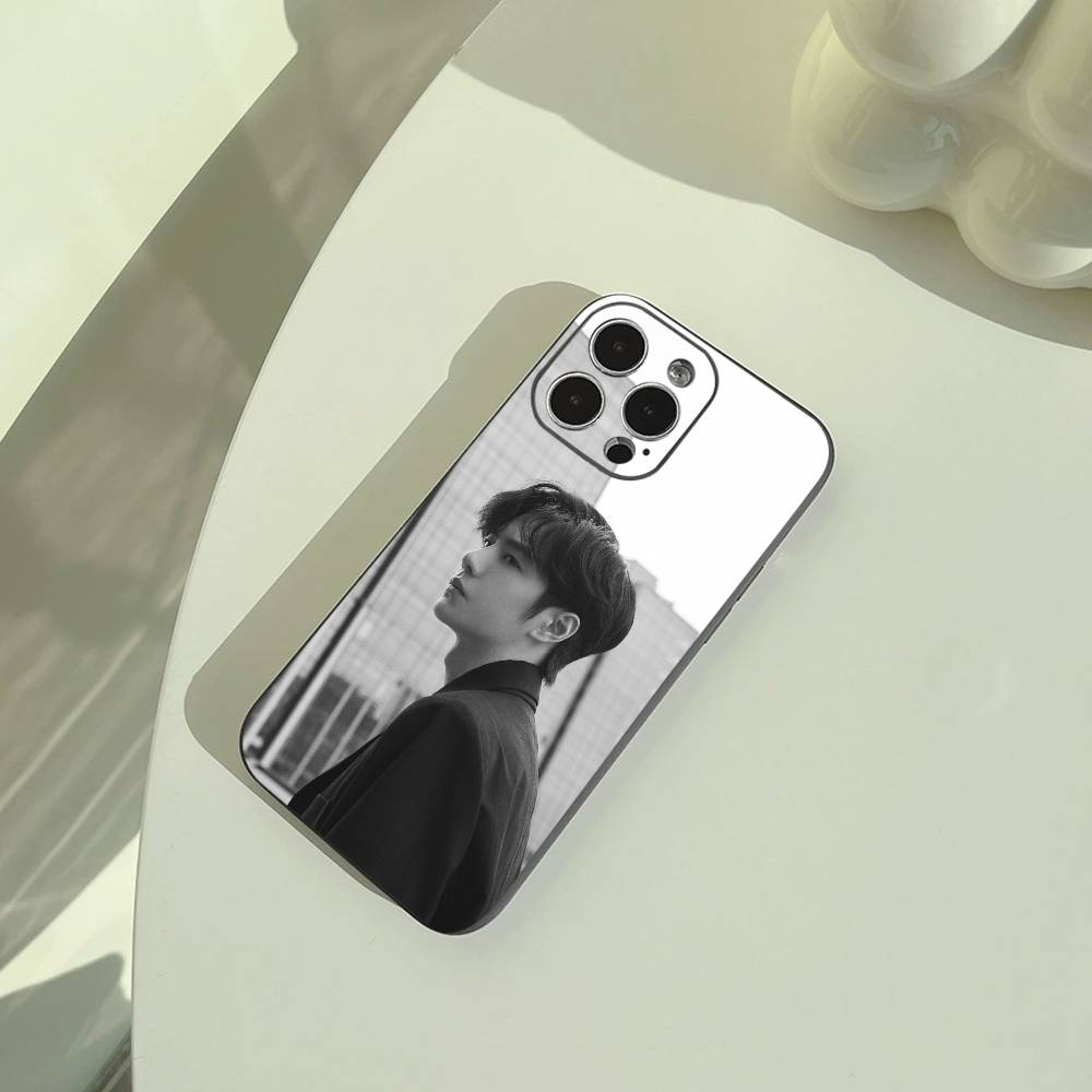 W-Wang- Yibo Phone Case For iPhone 17,16,15,14,13,12,11 Pro Max,16Plus,XS Lightweight and Practical Soft Black Cover