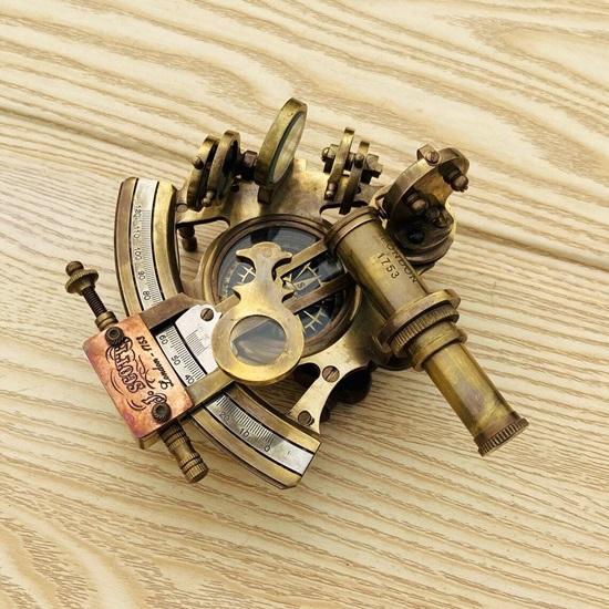 12.5 Cm Brass Sextant Compass with Wooden Box Solid Nautical Sailing Maritime Marine Navy Functional Gift Decoration Christmas