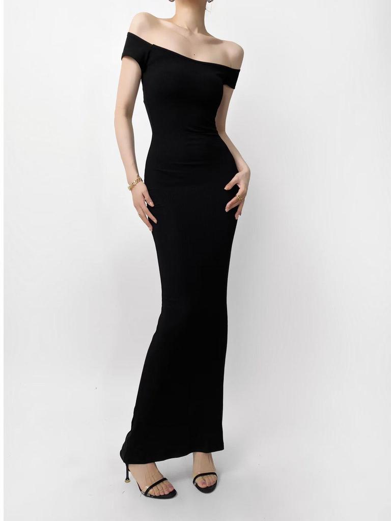 2026 Summer Sexy One-Shoulder Bodycon Dress: Hip-Hugging, Waist-Cinched, Solid Color Long Dress for Women