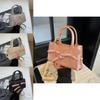2024 New Fashion Retro Casual Crossbody Bag For Women Street Style Small Shoulder Bag