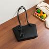 Hand carry versatile bucket bag women's 2025 new fashion texture shoulder bag large capacity casual messenger women's bag