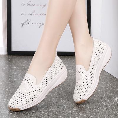 Large Size Hollow Thick-soled Muffin Shoes for Women's Spring and Autumn New Middle-aged Mother Single Shoes Increase In Height, Soft Sole, and a H