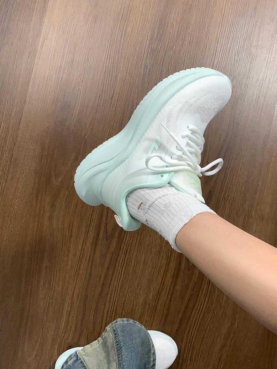 

Women s Lightweight Soft Sole Sneakers - Versatile Autumn Style 2025 38