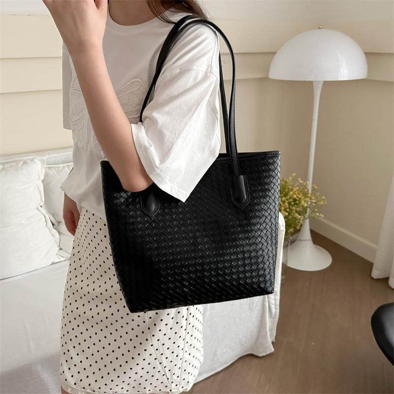 Shoulder women's bag fashionable and casual large-capacity beautiful bag new simple trend tote bag