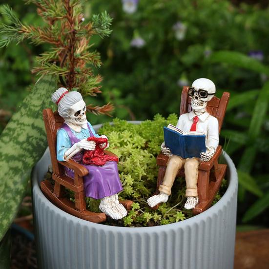Yousheng 2 Pcs Halloween Rocking Chair Skeleton Elderly Statues Small Reading Knitting Skeleton Figurine Resin Craft for Courtyard Lawn Porch Decor